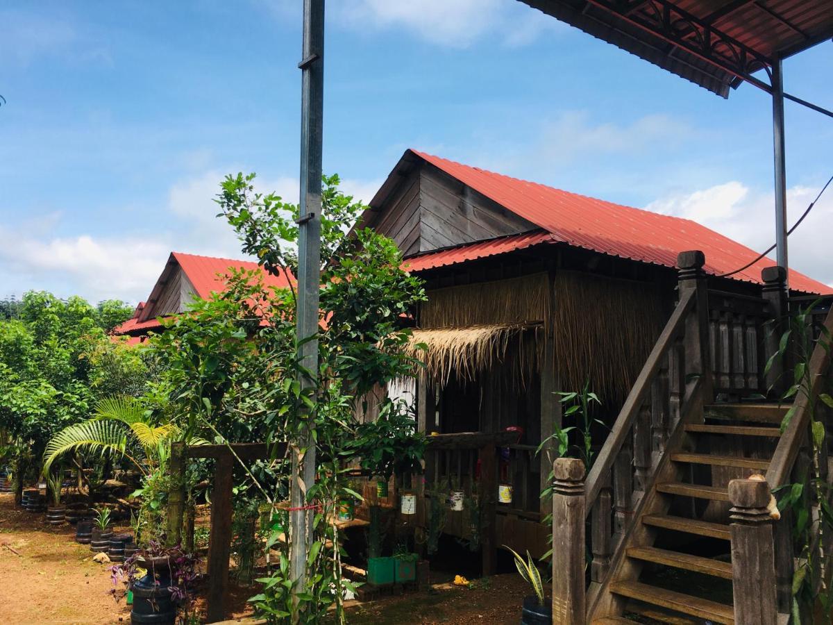 Ratanakiri Farmhouse & Trekking Banlung Eksteriør bilde