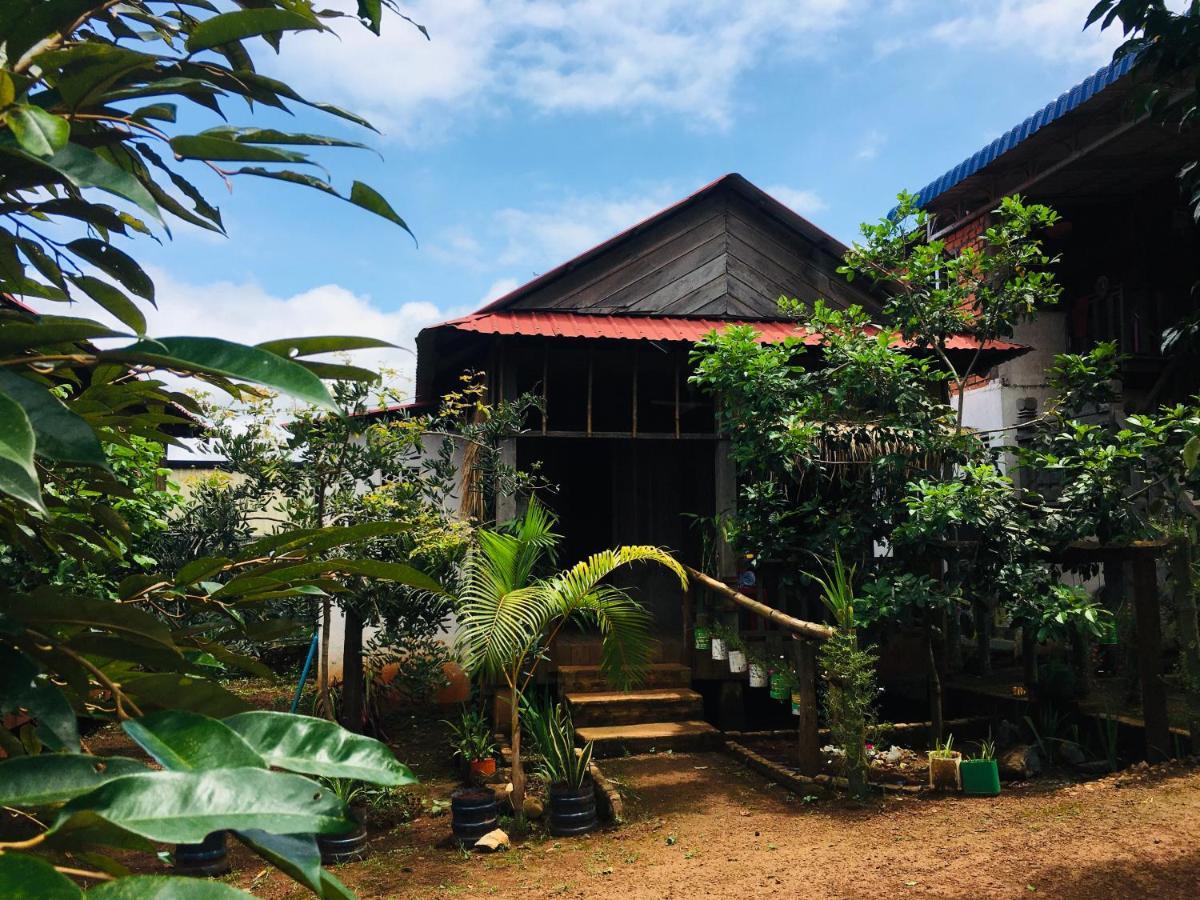 Ratanakiri Farmhouse & Trekking Banlung Eksteriør bilde